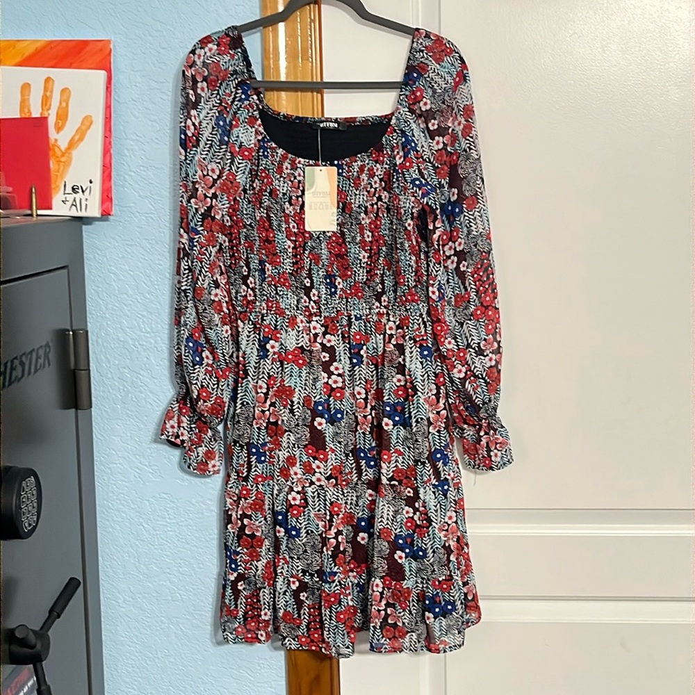 NWT red, white, and blue floral dress. Never worn size large
